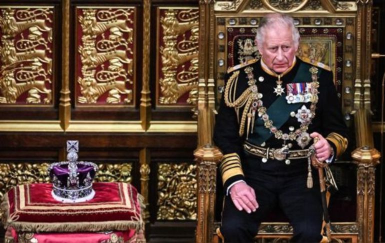 Portada: Reina Isabel II: el nuevo rey decide llamarse Carlos III