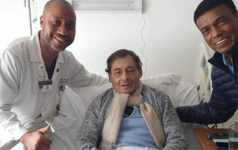Cuando los ídolos de juntan: Teófilo Cubillas visitó a Roberto Chale tras ser operado