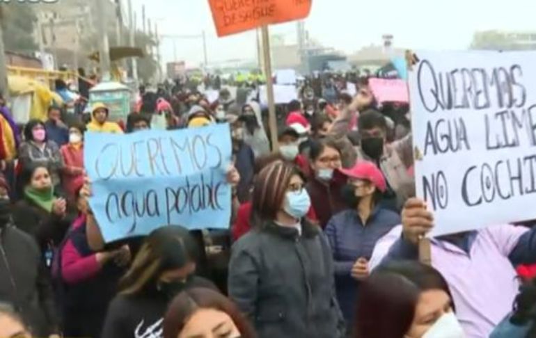 Portada: Ciudadanos bloquean tramo de Panamericana Norte exigiendo agua potable