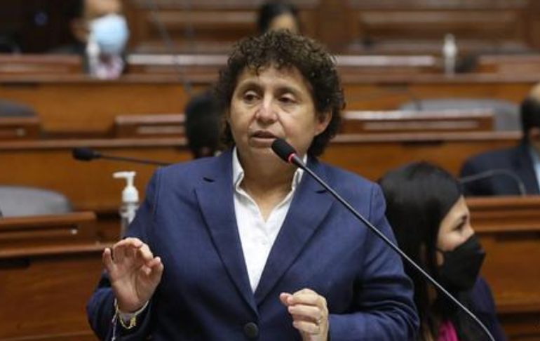 Portada: Susel Paredes no sustentó su proyecto de adelanto de elecciones generales porque viajó a Argentina