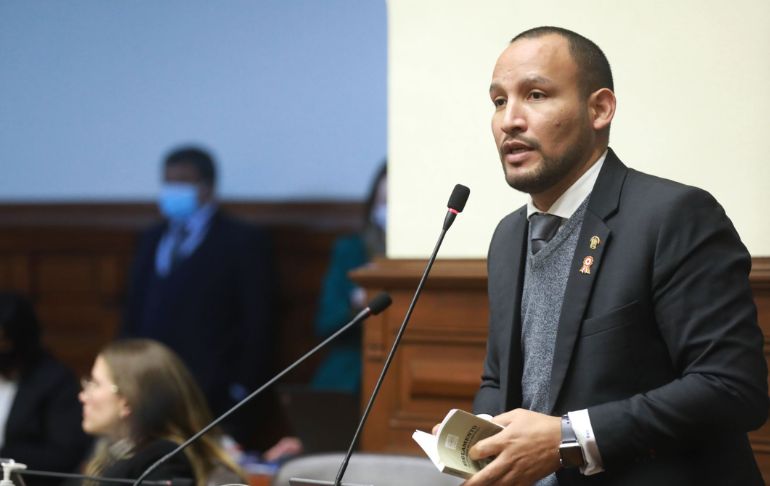 Alejandro Muñante pide a Comisión de Defensa que investigue el caso de Harvey Colchado