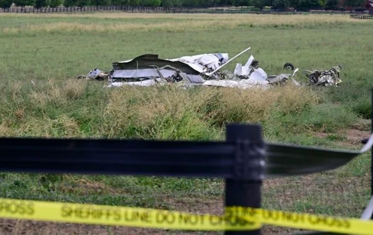 Estados Unidos: dos avionetas chocaron en el aire en Colorado