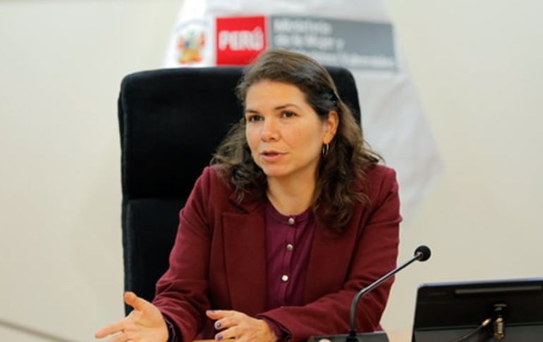 Ministra de la Mujer sobre supuesta denuncia de agresión: “Soy yo la víctima”