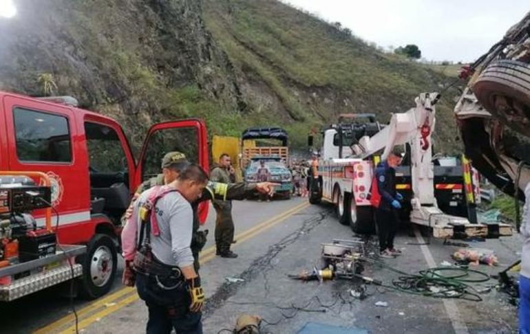 Portada: Colombia: 20 muertos y 15 heridos deja accidente de autobús en suroeste del país