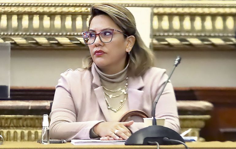 Digna Calle: Oposición tiene los 66 votos para someter a referéndum el proyecto de adelanto de elecciones