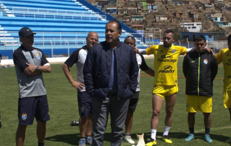 Juan Reynoso, técnico de Perú, visitó los entrenamientos de ADT en Tarma