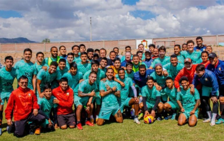 Juan Reynoso visitó al plantel de Ayacucho FC