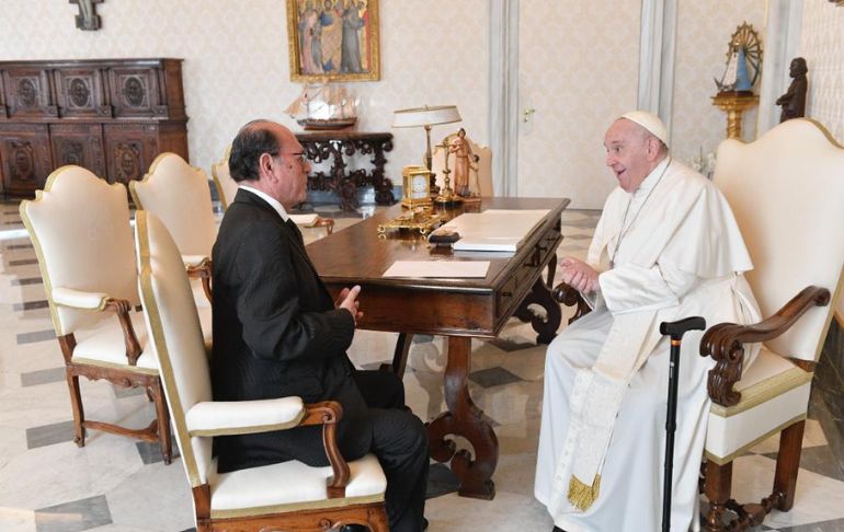 Canciller César Landa fue recibido por el Papa Francisco