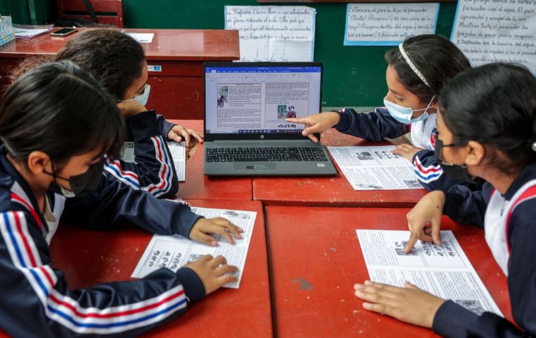 Portada: Pisco: entregan 1,200 laptops para docentes de los niveles inicial, primaria y secundaria