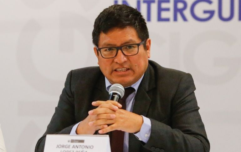 Portada: Jorge López: Fiscales realizan diligencias en clínica de Luis Quito tras denuncia en su contra