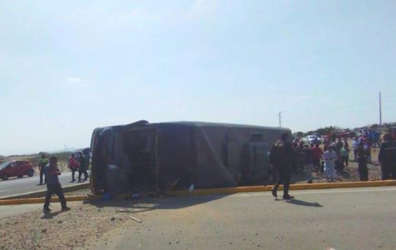 La Libertad: al menos 10 muertos deja despiste y volcadura de bus