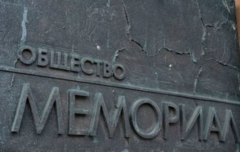 Justicia rusa ordena incautación de oficina de Memorial, ganadora del Nobel de la Paz