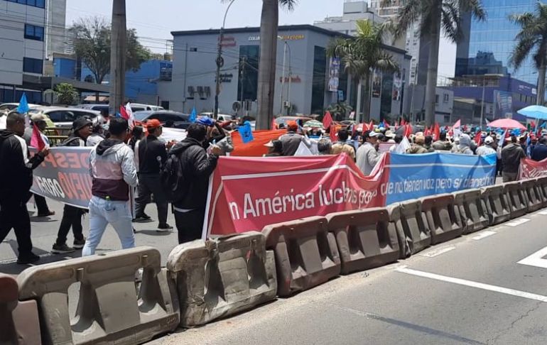 ‘Con mis hijos no te metas’: miles de familias se movilizan en contra de la OEA en Lima [VIDEO]