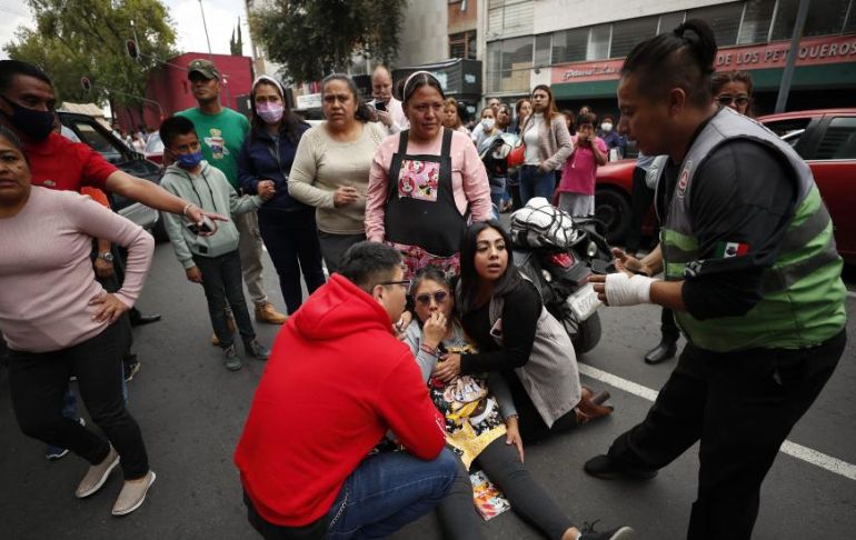Portada: México: un sismo de magnitud 7.4 sacudió el centro del país