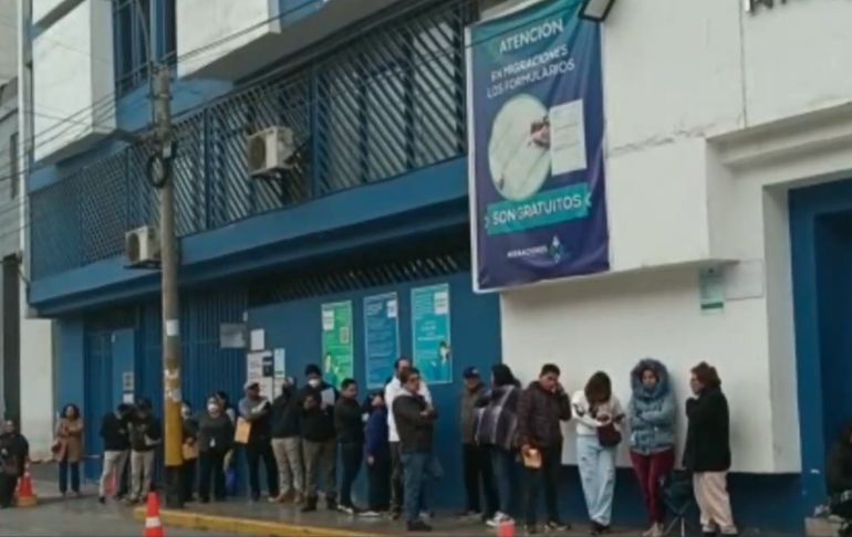 Breña: decenas de personas forman fila en Migraciones para tramitar pasaportes