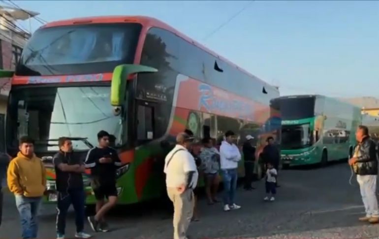 Paro de transportistas de carga pesada: reportan buses varados en la Panamericana Norte
