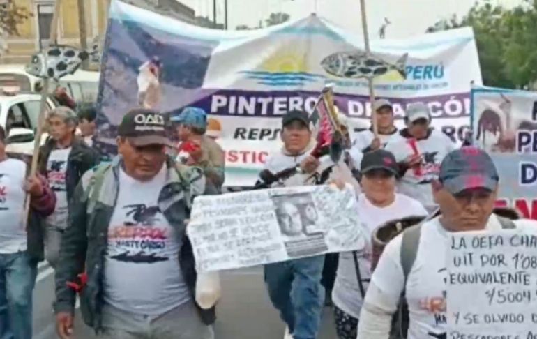 Pescadores marchan hacia la PCM exigiendo pago de indemnización por derrame de petróleo
