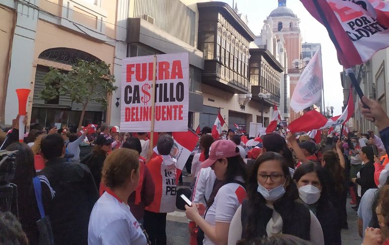 Portada: Reacciona Perú: ciudadanos llegaron hasta la plaza San Martín para protestar en contra de Pedro Castillo