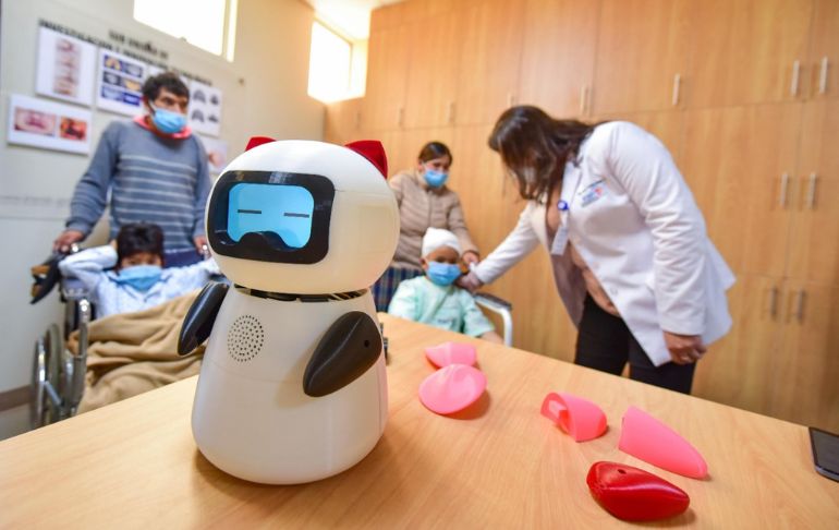 Centro pediátrico usará robot para ayudar a los niños a lidiar con la ansiedad, miedo y estrés