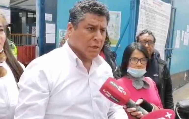 Yuri Castro emitió su voto en el Cercado de Lima