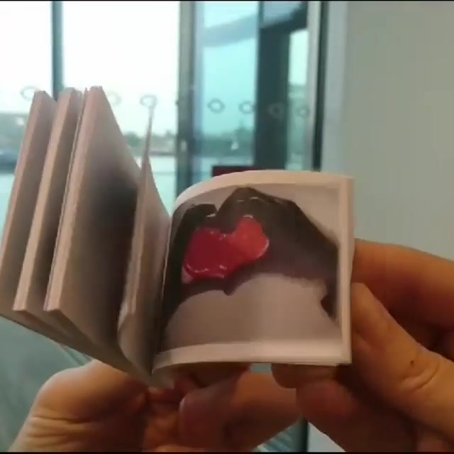 Screenshot of Lovies 7 Word Speech from Dutch Museum Gift Shop