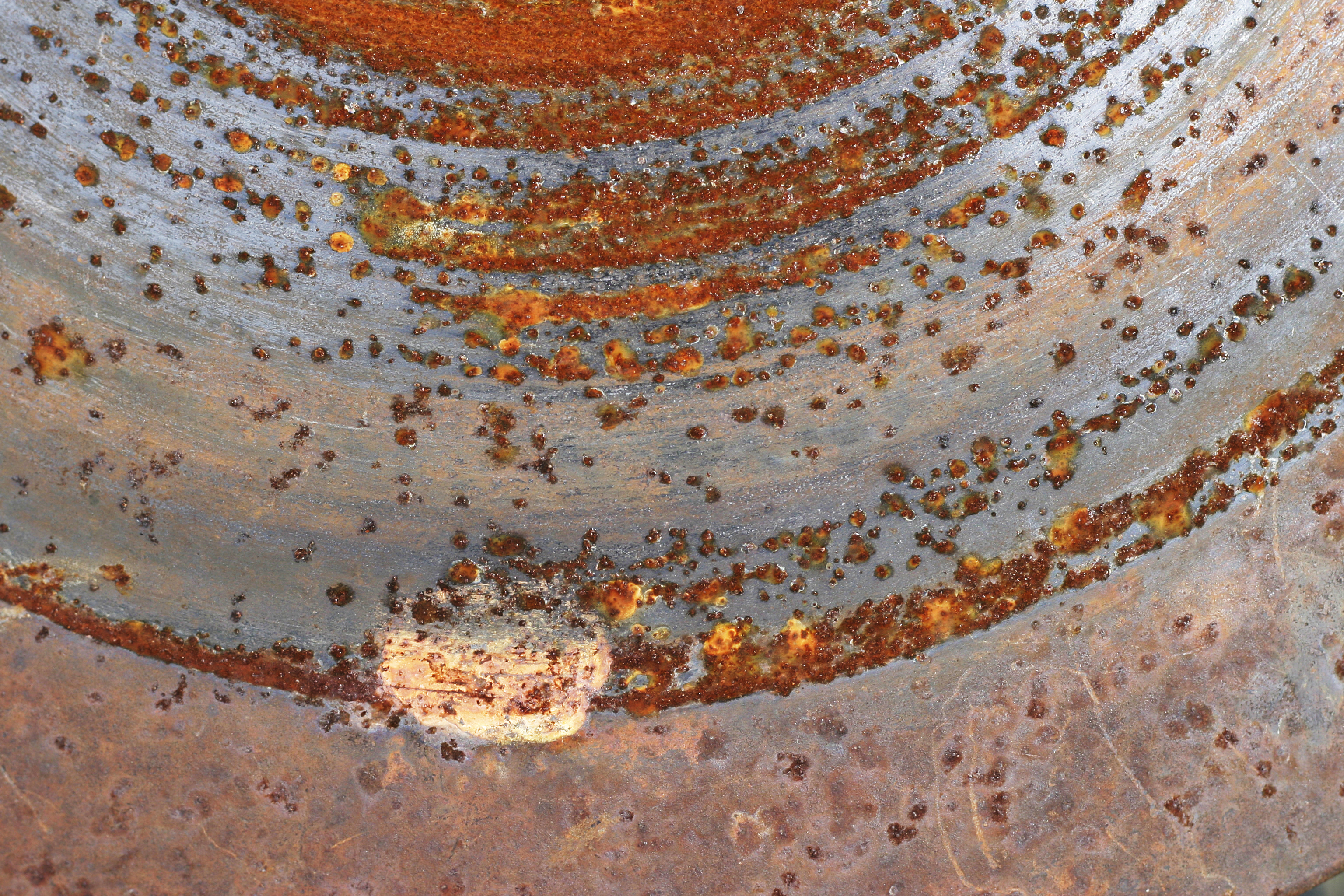 does aluminium rust in water