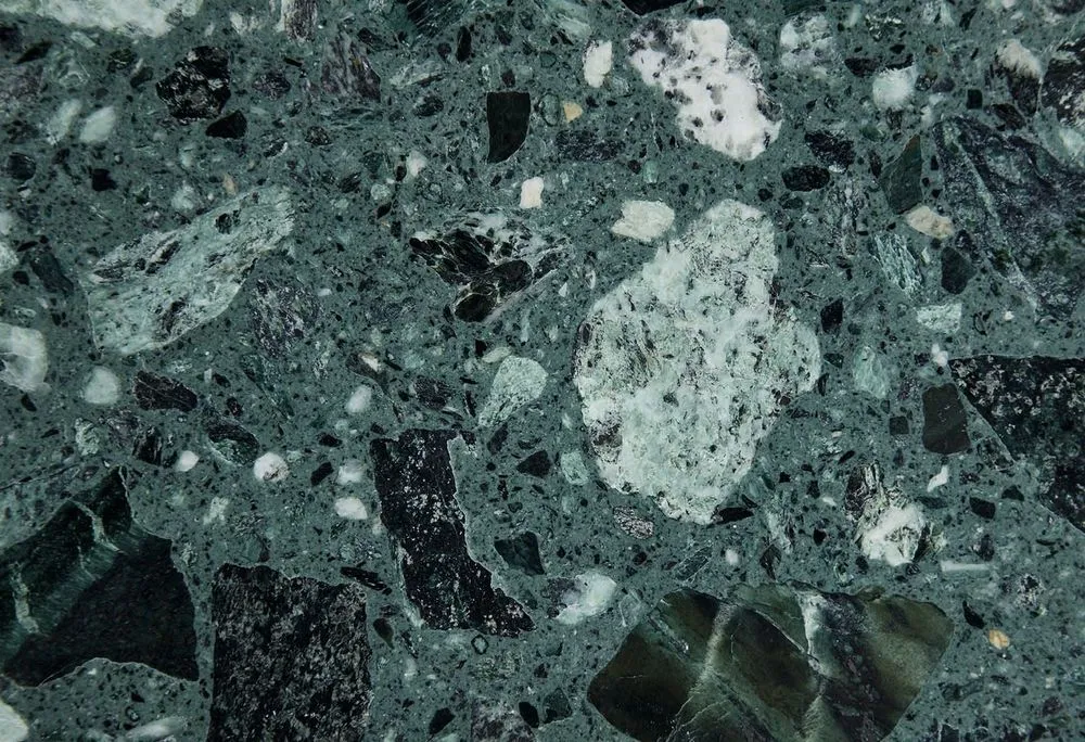 Agglomarmor Verde Alpi C 113.jpg