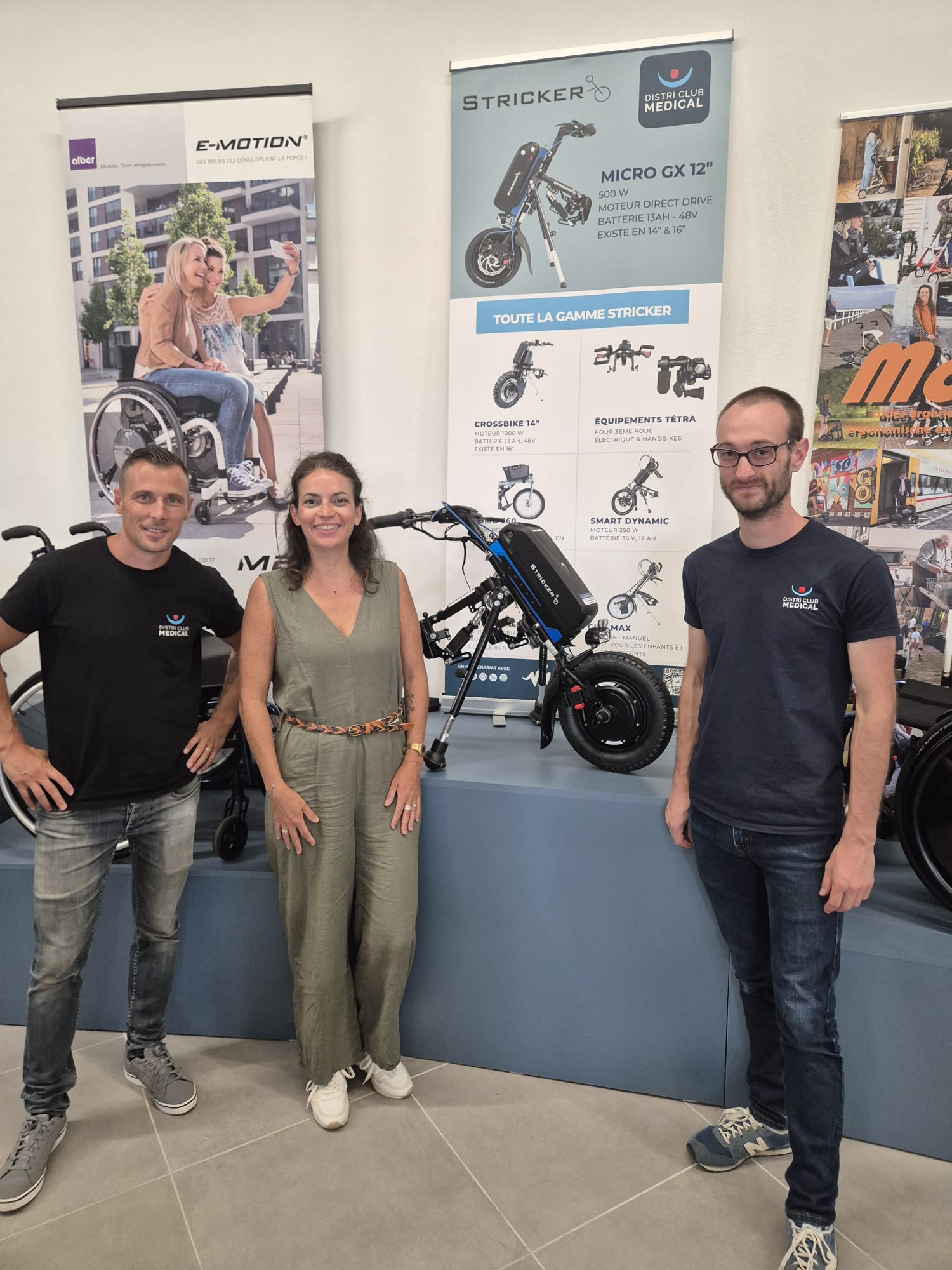 l'équipe distri club combs la ville et l'équipe marconnet technologies - Troisième roue électrique Micro GX 12 Stricker chez Distri Club Combs-la-Ville