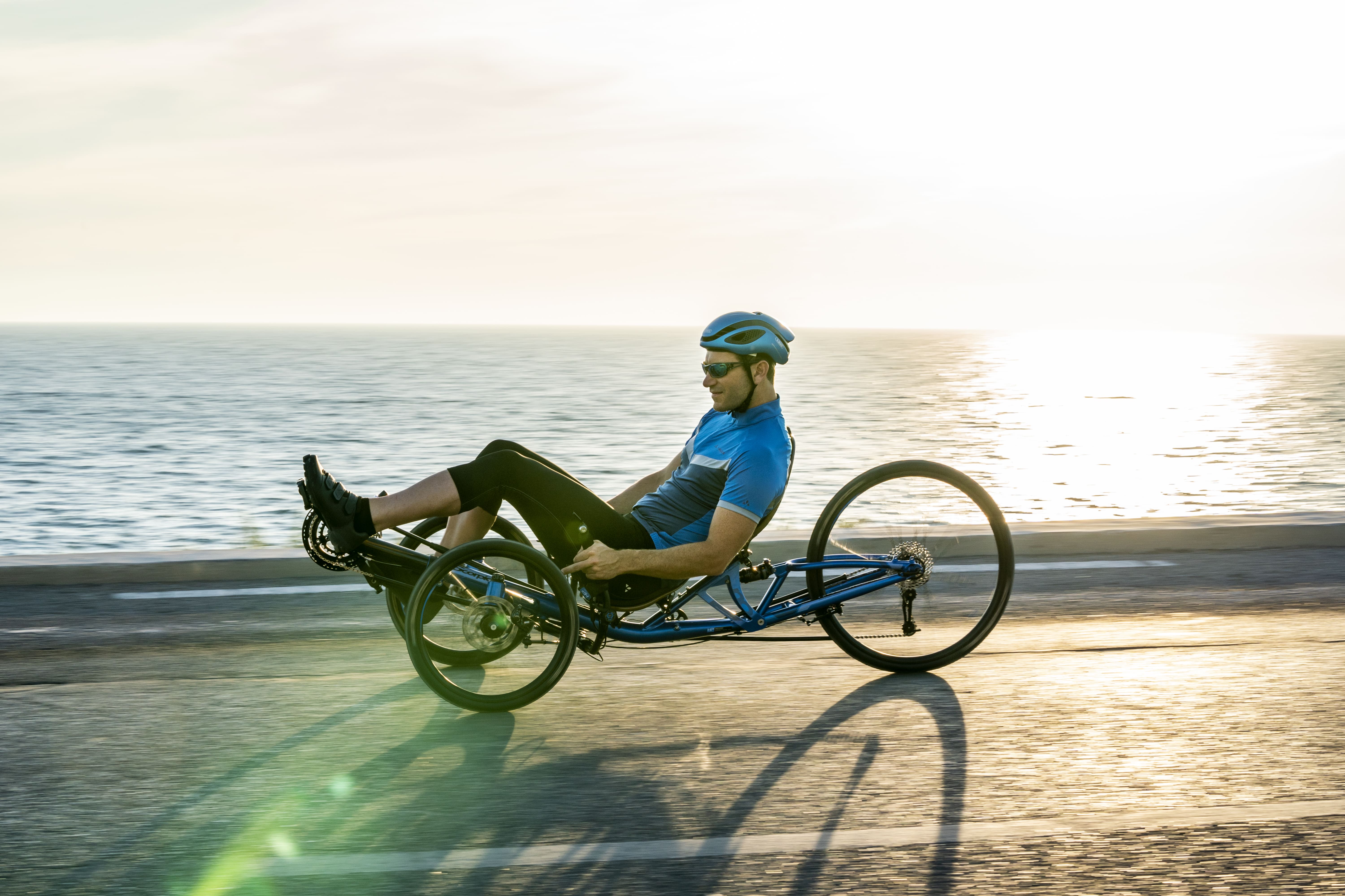 hp velotechnik scorpion en action bord de mer