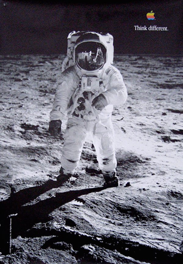 fotografia reklamowa lądowanie na księżycu