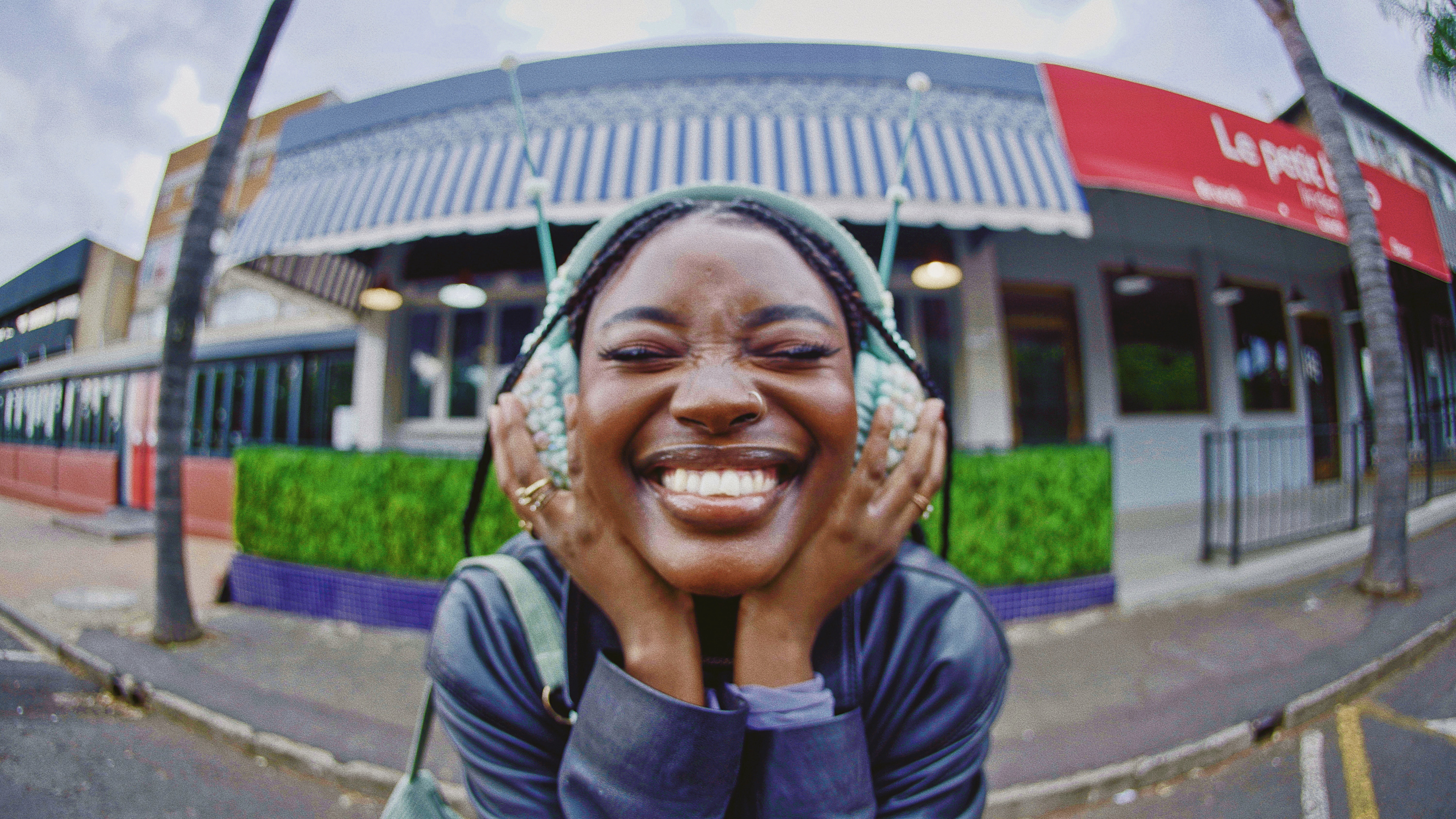 FILAH LAH LAH releases her latest single "Call Me" in anticipation of her upcoming album "On Air"