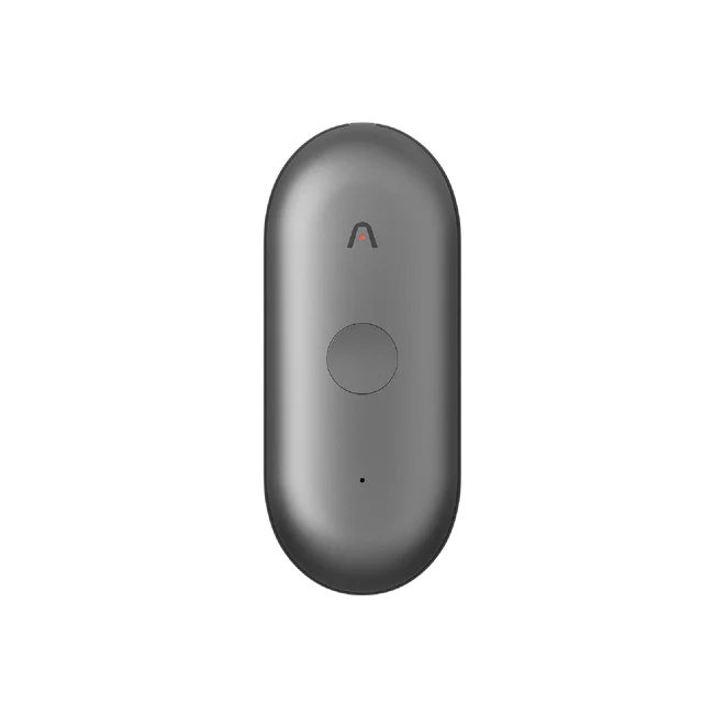 PLAUD NotePin Sの画像。携帯性を重視したコンパクトなピン型デバイス録音デバイス