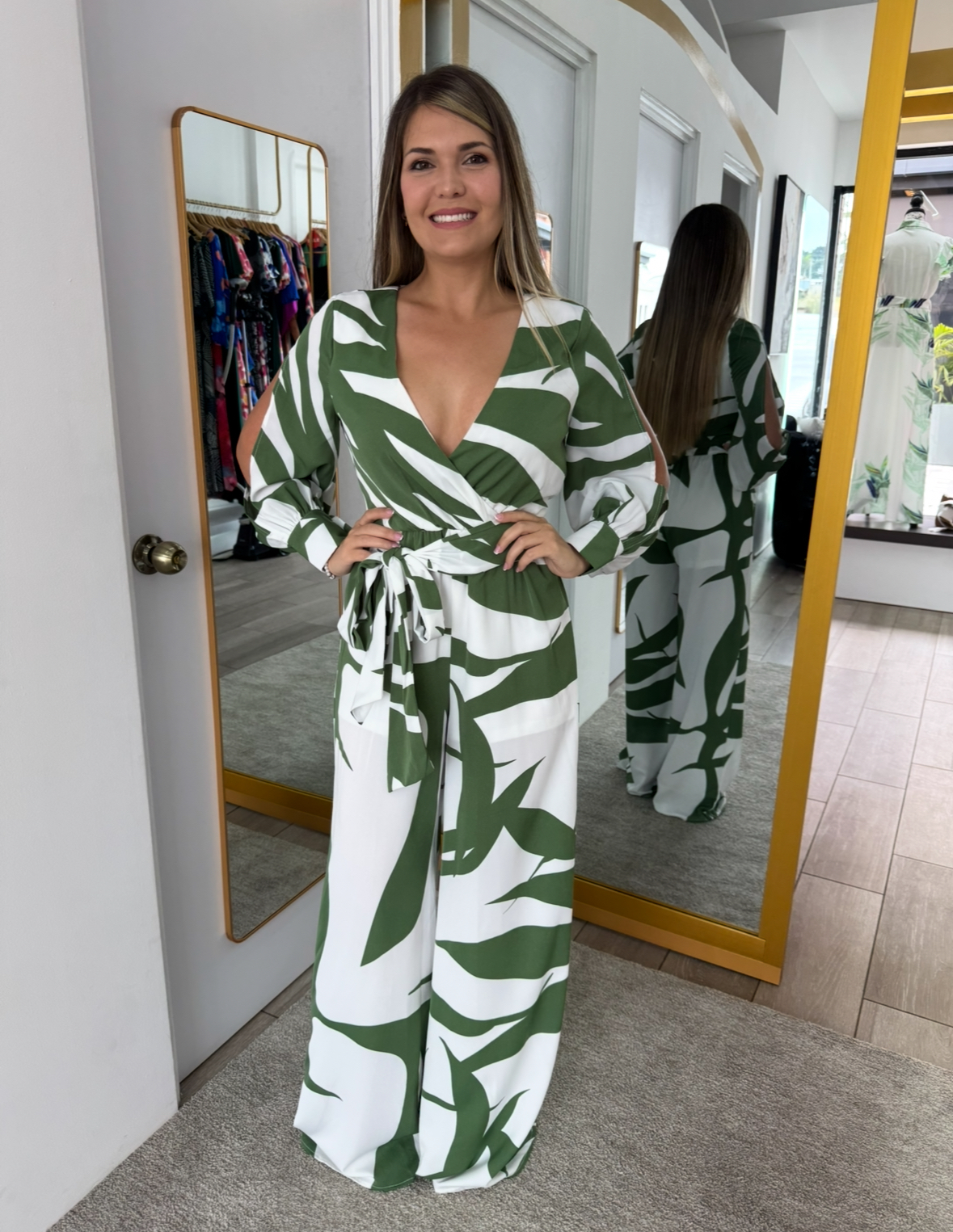 Green Tropical print jumpsuit with long sleeves (Talla M)