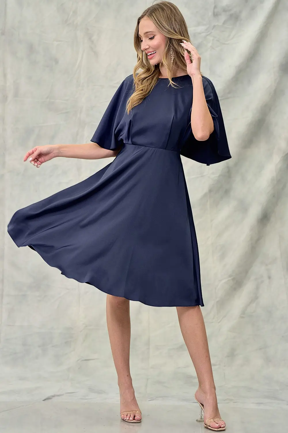 Navy Satin V-Backout Midi Dress (Talla M)