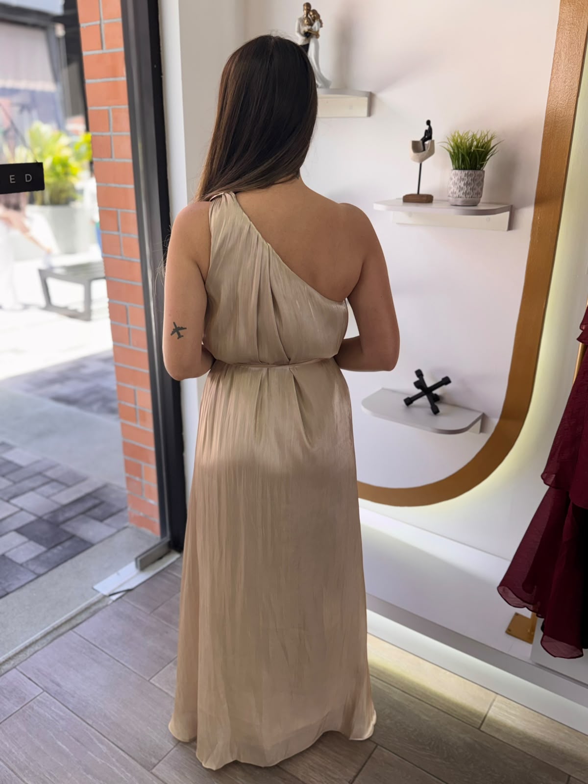 Golden Beige One Shoulder Metallic Trim Maxi Dress (Talla M) thumbnail
