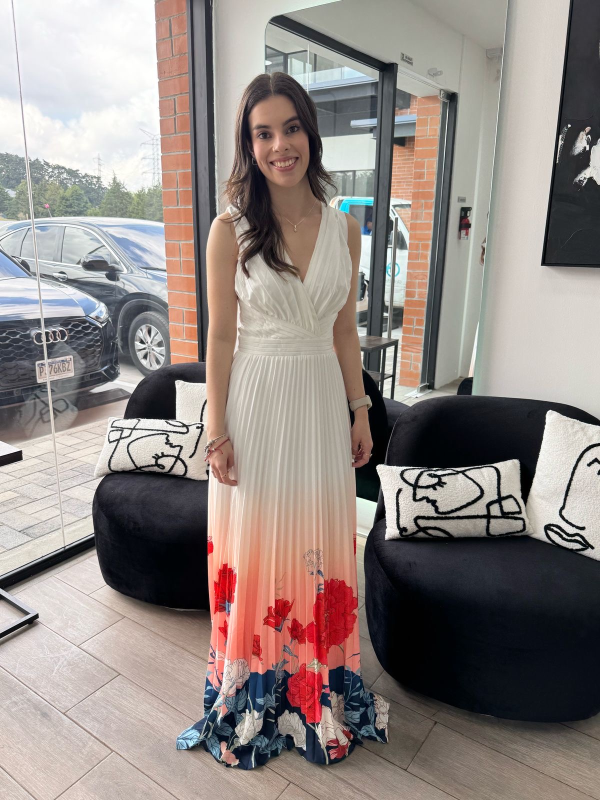 Pleated maxi dress with floral print on the bottom (Talla S) thumbnail