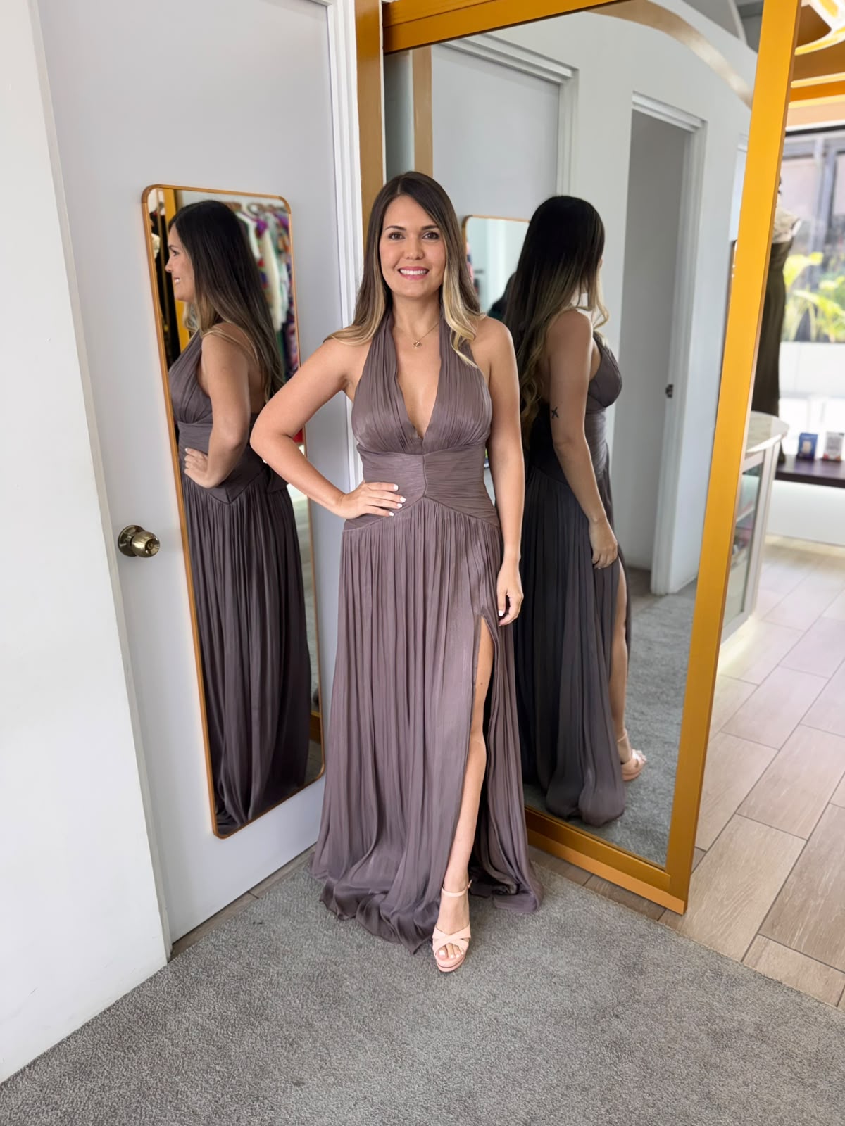 Mocha Halter Neck Maxi Dress (Talla S)
