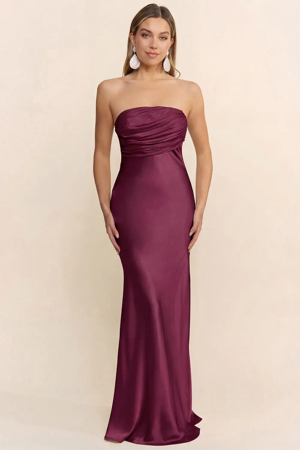 Plum Strapless Satin Maxi Dress with Bow (Talla M)