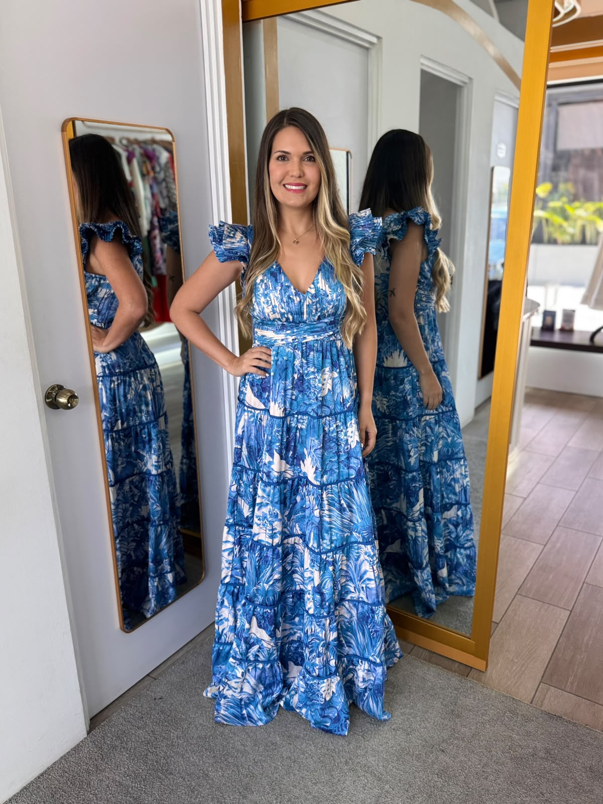 Blue Pleated Double Ruffle Sleeve Tired Maxi Dress (Talla S)