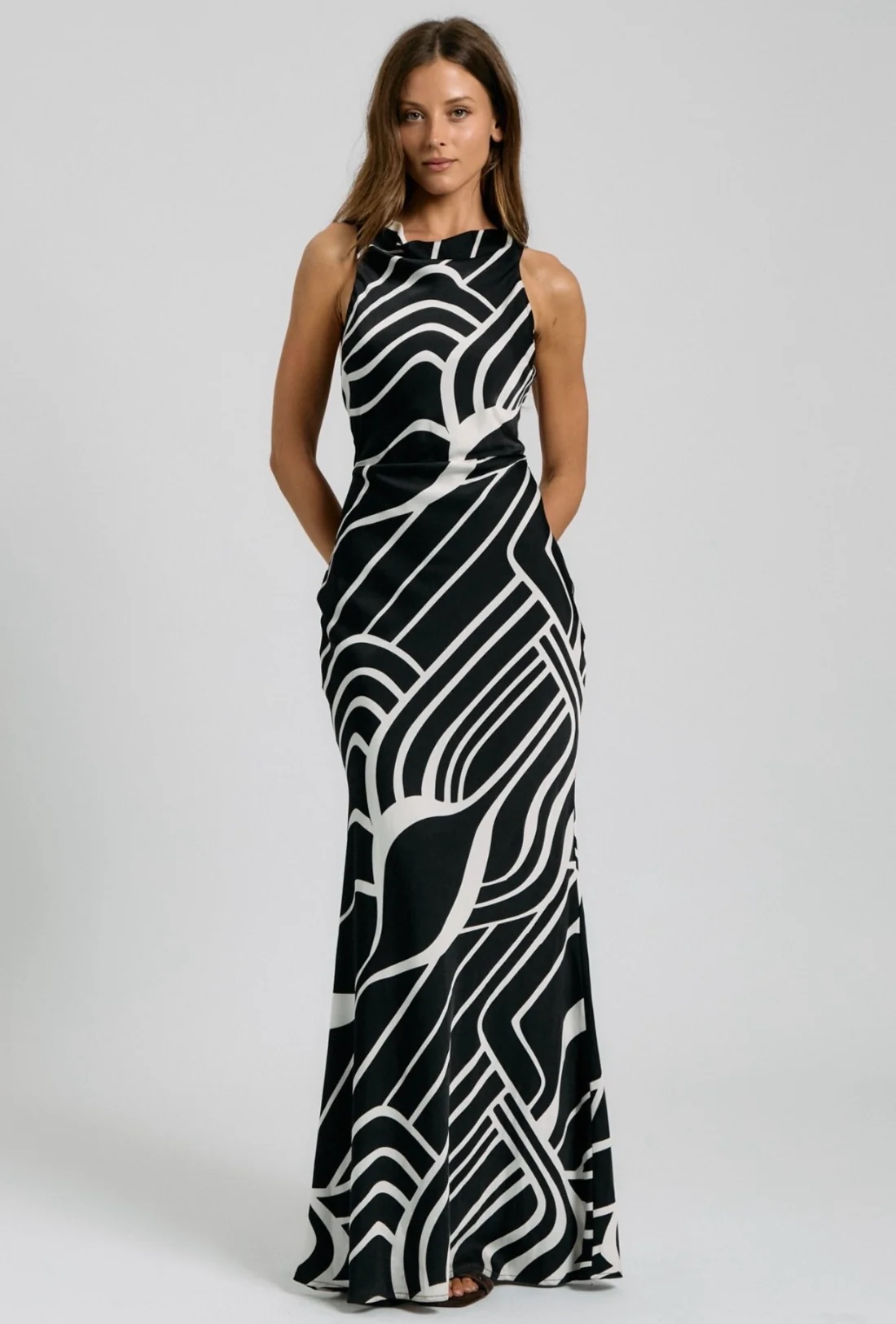 Black Abstract Cross-back Maxi Dress (Talla S) thumbnail