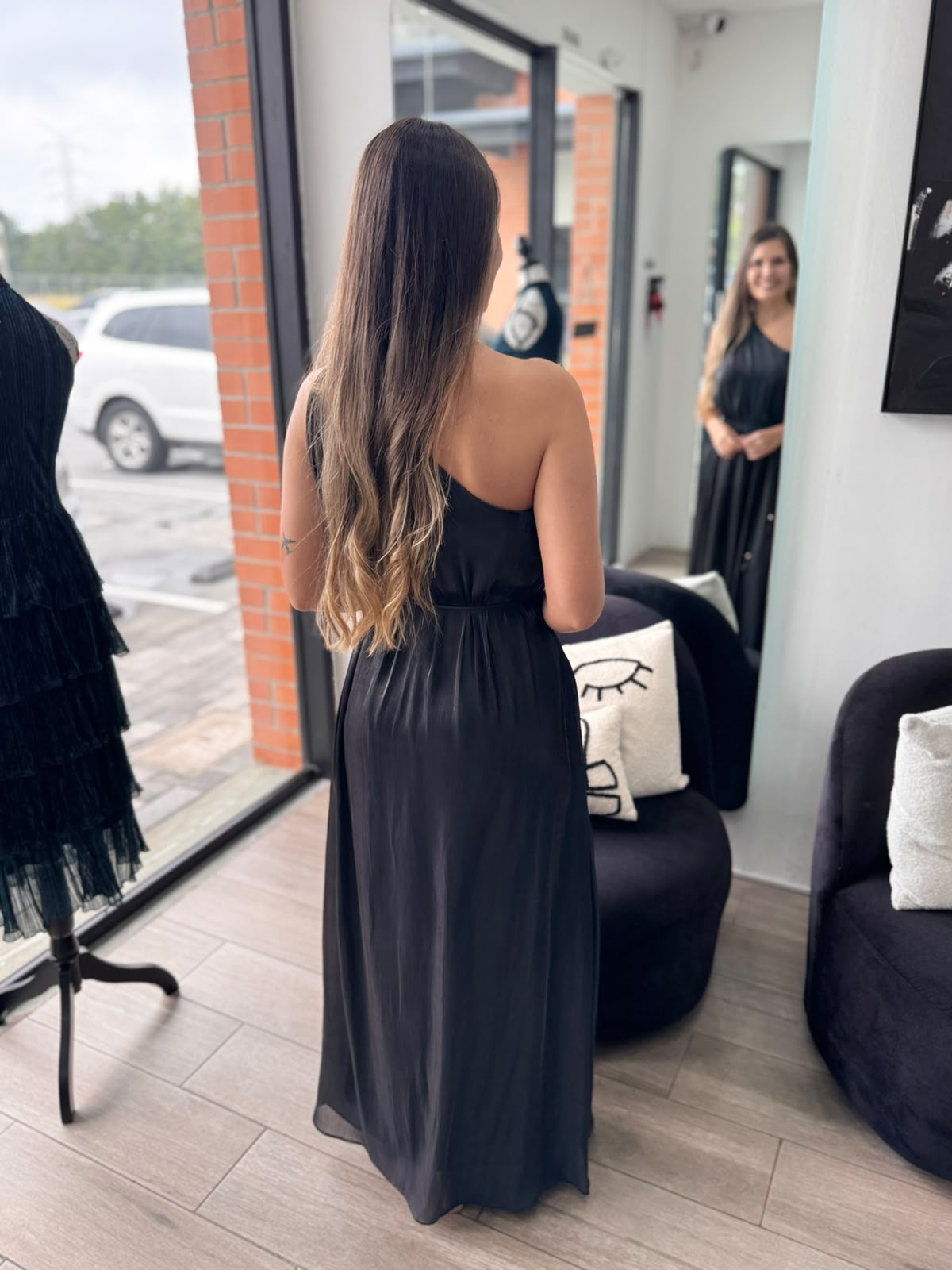 Black One Shoulder Metallic Trim Maxi Dress (Talla S) thumbnail