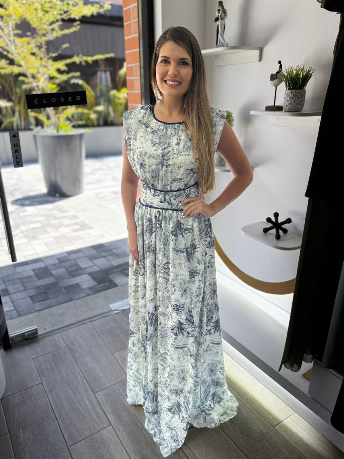 Navy Printed Chiffon Column Dress (Talla M)