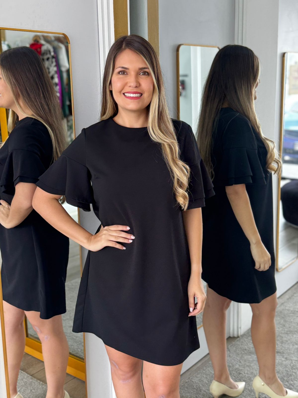 Black Double Ruffle Sleeve Shift Dress (Talla S)