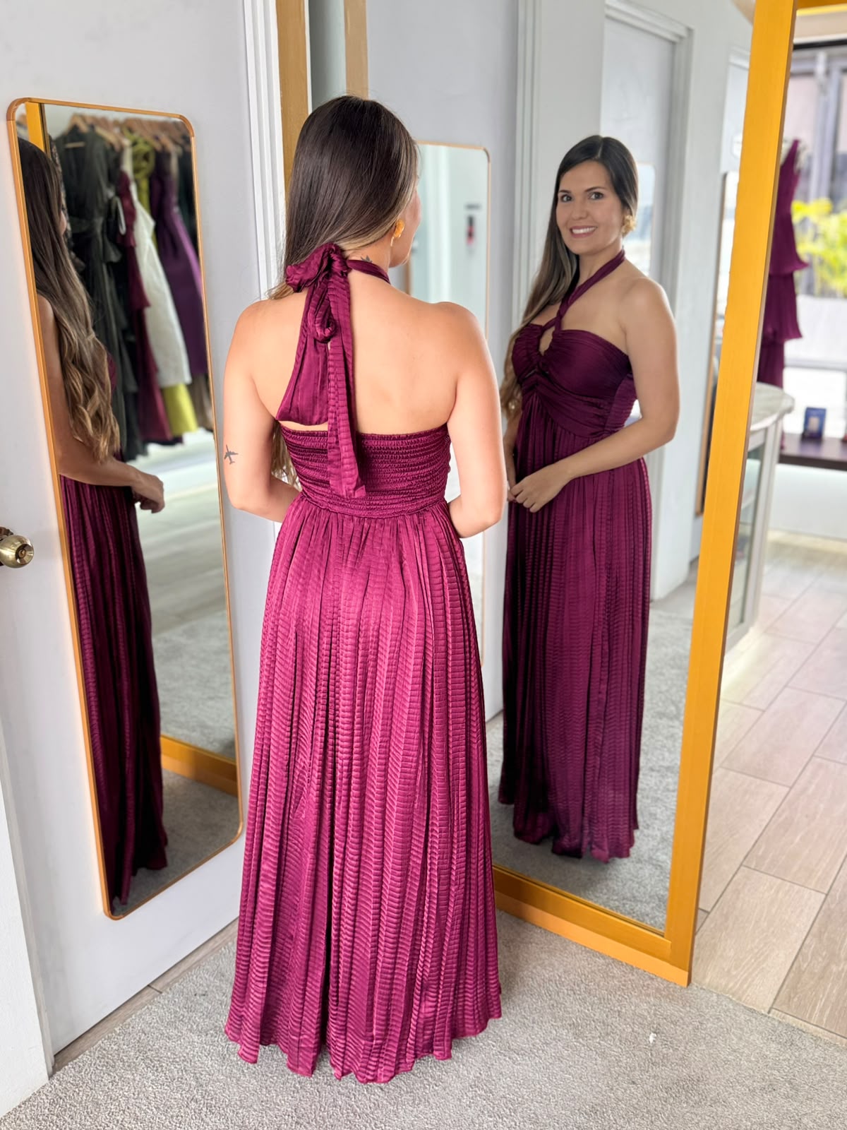 Wine Crinkle Pleated Halter Smocked Maxi Dress (Talla M) thumbnail