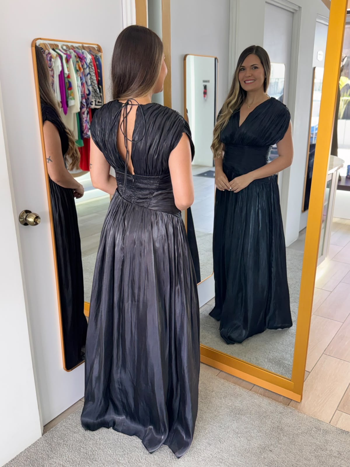 Black Pleated Elegant Dress with Cap Sleeves (Talla S) thumbnail