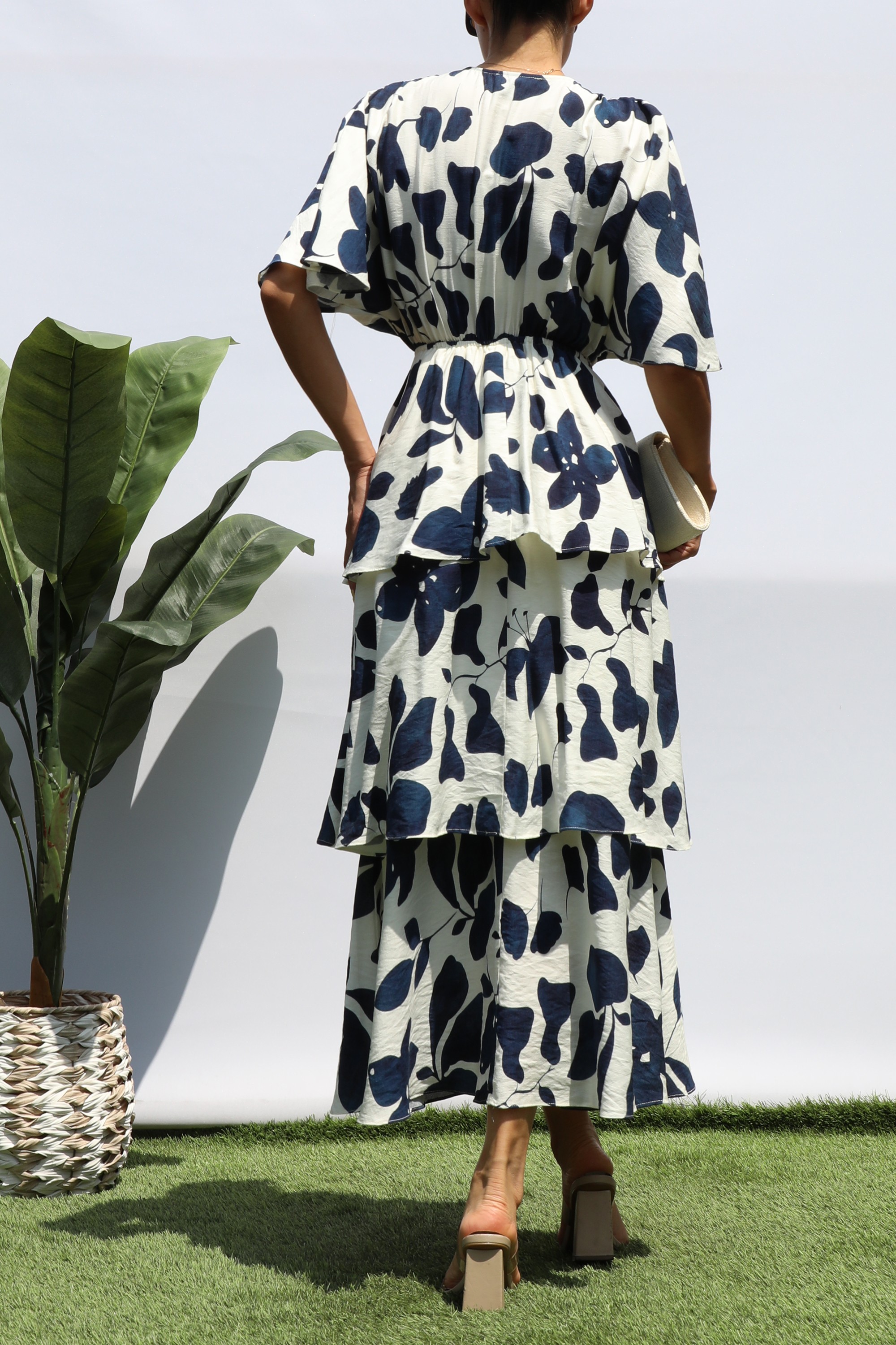 Navy Floral Loose Fit Ruffle Tiered Midi Dresses (Talla L) thumbnail