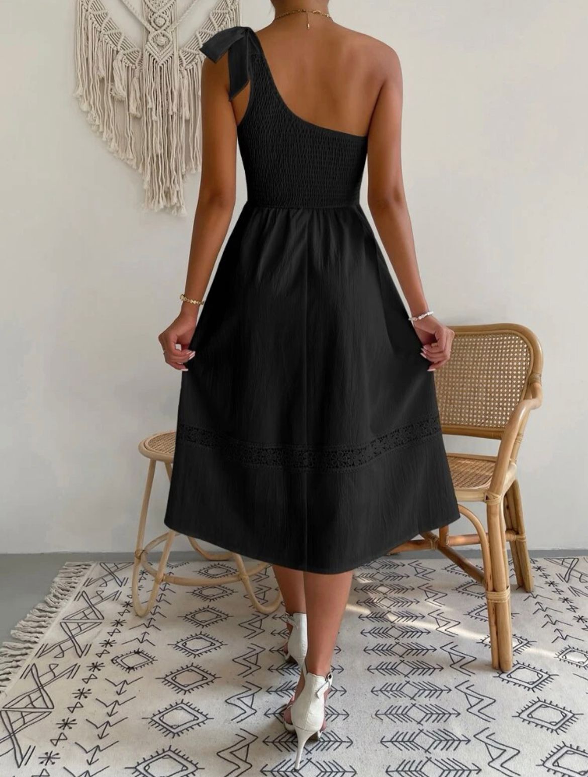 Black Tie One Shoulder Shirred Guipure Lace Panel Dress (Talla S) thumbnail