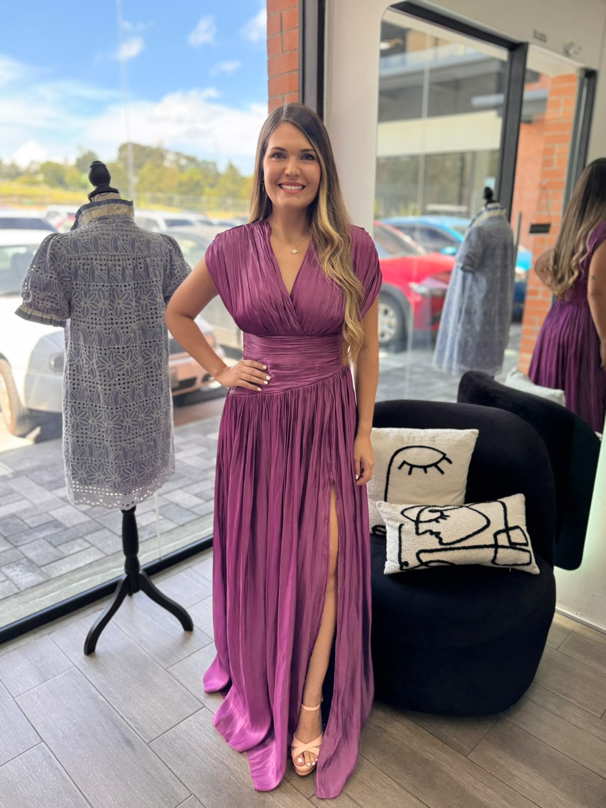 Plus Size Plum Pleated Elegant Dress with Cap Sleeves (Talla 2XL)
