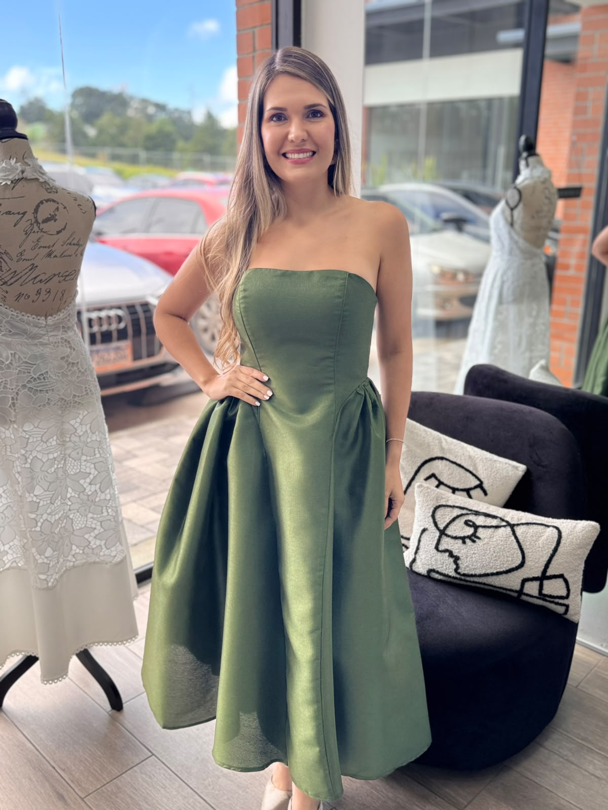Olive Stapless Elegant Midi Dress (Talla S)