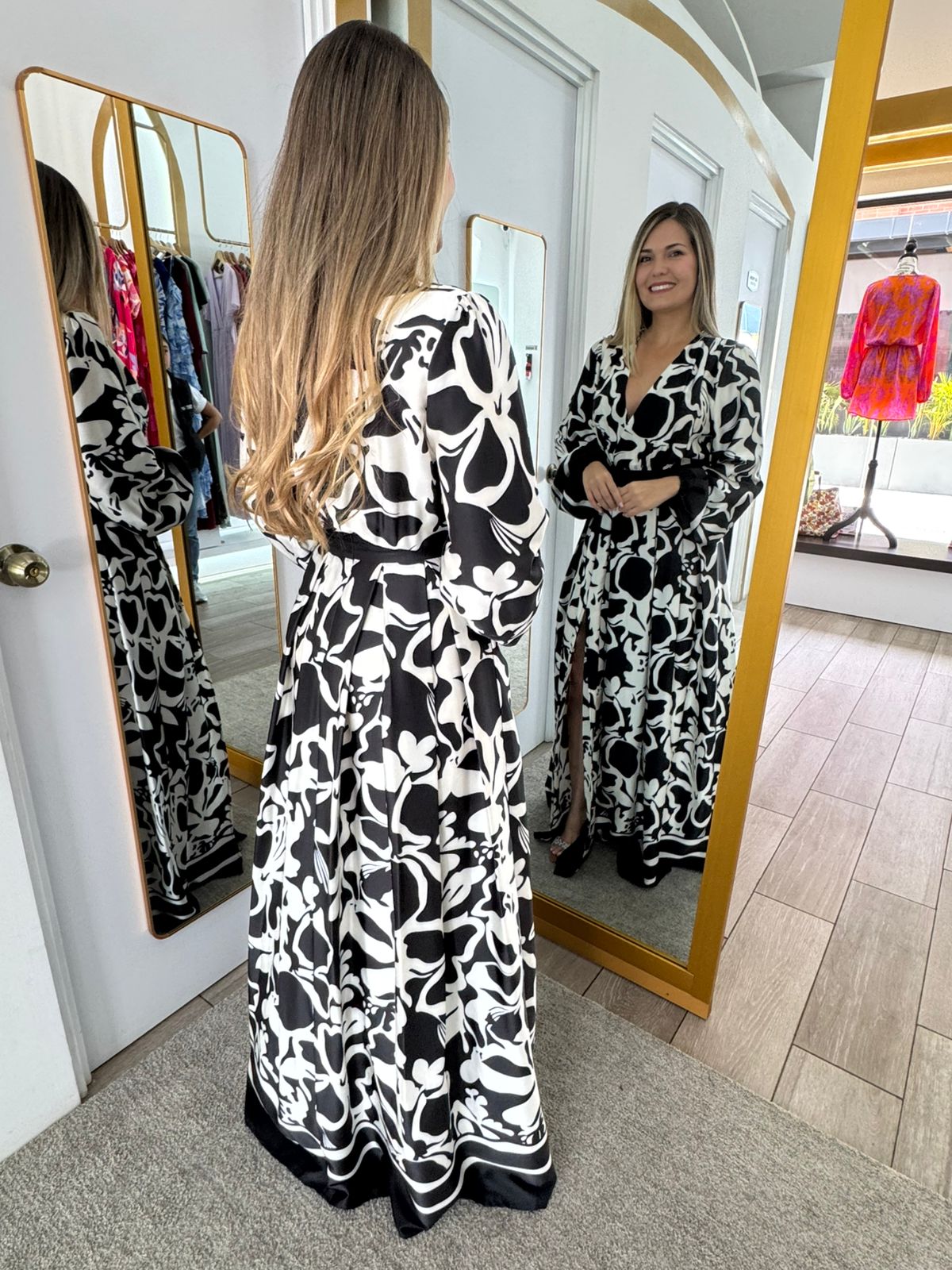 Black Deep V Neck Boarder Printed Maxi Dress (Talla S) thumbnail